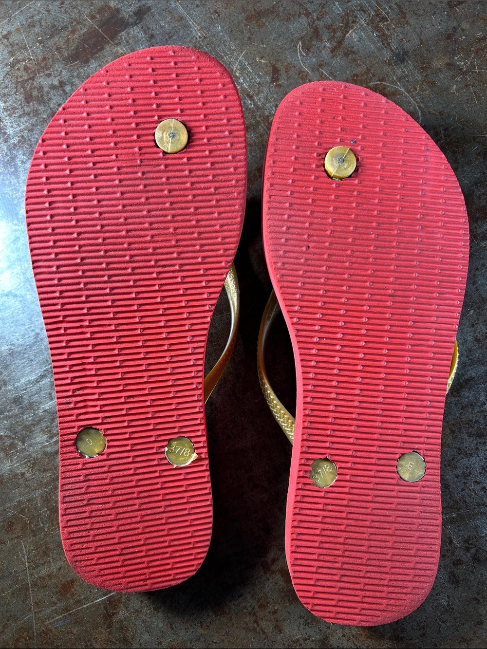 Havaianas Wonder Woman Flip Flops - Red, Blue, Gold - Picture 15 of 16